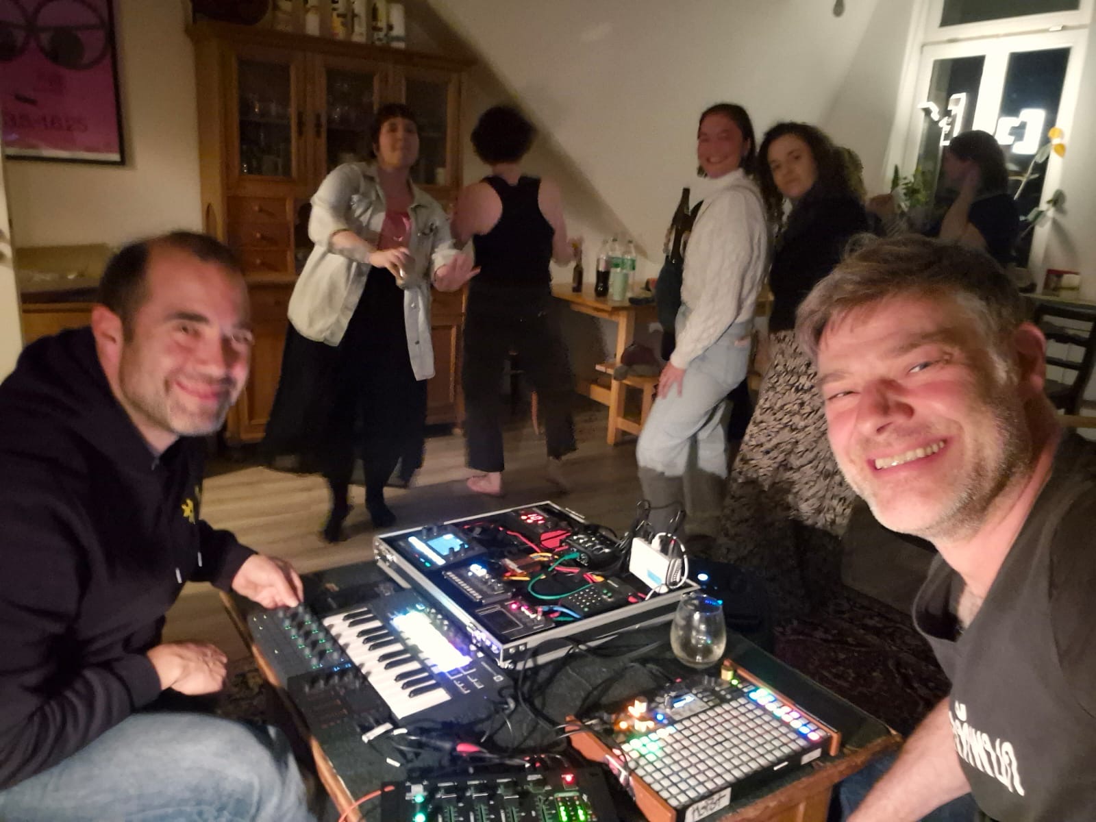 Mopot live @ Marias Wohnung, Nürnberg